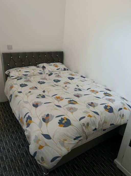 Modern 1 Bed Apartment In Salford Manchester Exterior foto